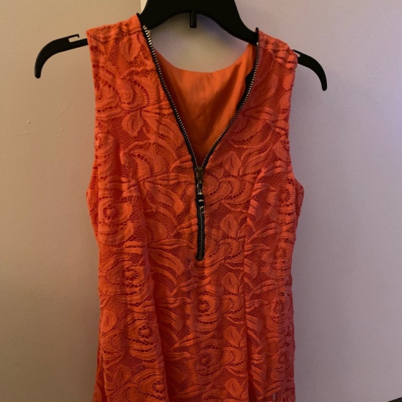 Women clothes - Picture 1 of 4